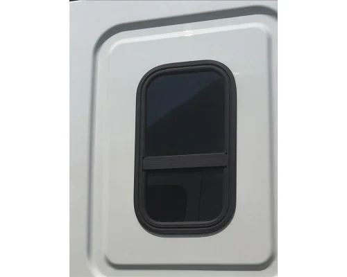 FREIGHTLINER CASCADIA 126 GLASS, SLEEPER