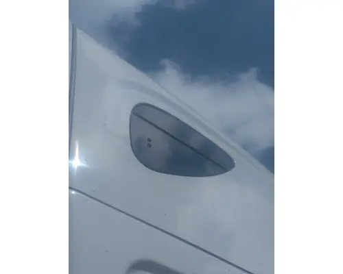 FREIGHTLINER CASCADIA 126 GLASS, SLEEPER