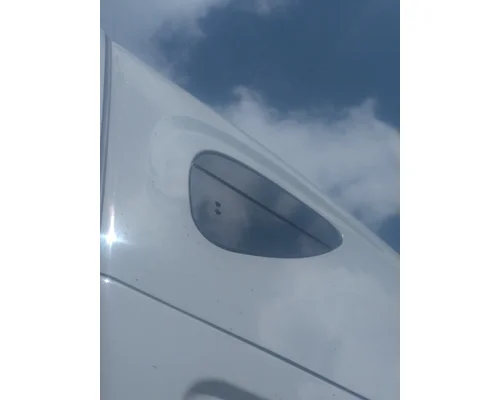 FREIGHTLINER CASCADIA 126 GLASS, SLEEPER