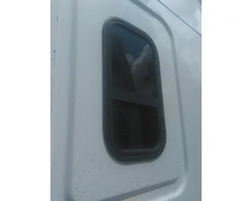 FREIGHTLINER CASCADIA 126 GLASS, SLEEPER