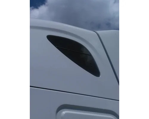 FREIGHTLINER CASCADIA 126 GLASS, SLEEPER