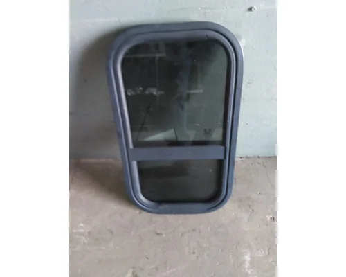 FREIGHTLINER CASCADIA 126 GLASS, SLEEPER