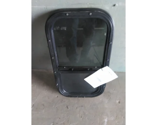 FREIGHTLINER CASCADIA 126 GLASS, SLEEPER