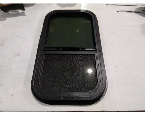 FREIGHTLINER CASCADIA 126 GLASS, SLEEPER