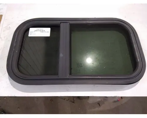 FREIGHTLINER CASCADIA 126 GLASS, SLEEPER