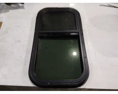 FREIGHTLINER CASCADIA 126 GLASS, SLEEPER