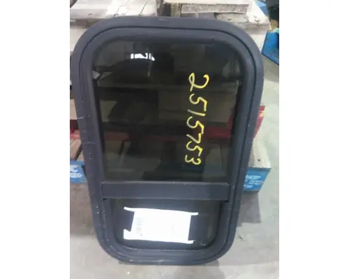 FREIGHTLINER CASCADIA 126 GLASS, SLEEPER