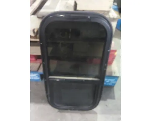 FREIGHTLINER CASCADIA 126 GLASS, SLEEPER