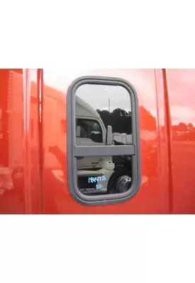 FREIGHTLINER CASCADIA 126 GLASS, SLEEPER