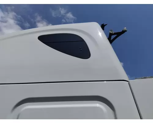 FREIGHTLINER CASCADIA 126 GLASS, SLEEPER