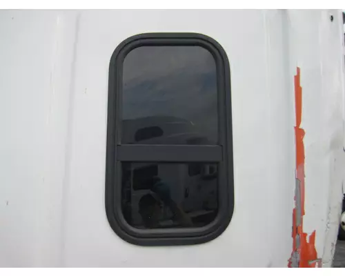 FREIGHTLINER CASCADIA 126 GLASS, SLEEPER
