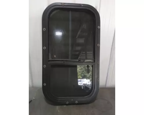 FREIGHTLINER CASCADIA 126 GLASS, SLEEPER