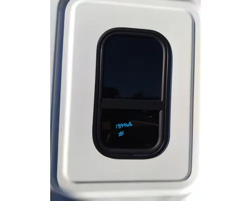 FREIGHTLINER CASCADIA 126 GLASS, SLEEPER