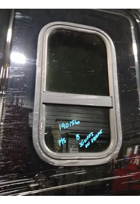 FREIGHTLINER CASCADIA 126 GLASS, SLEEPER