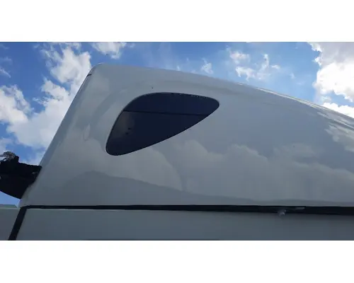 FREIGHTLINER CASCADIA 126 GLASS, SLEEPER