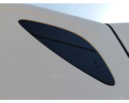 FREIGHTLINER CASCADIA 126 GLASS, SLEEPER