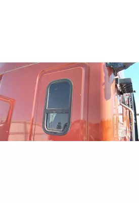 FREIGHTLINER CASCADIA 126 GLASS, SLEEPER