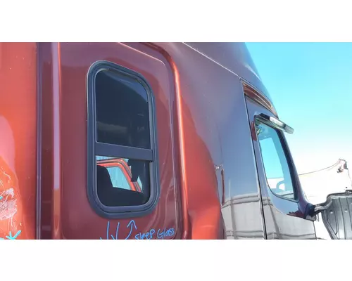 FREIGHTLINER CASCADIA 126 GLASS, SLEEPER