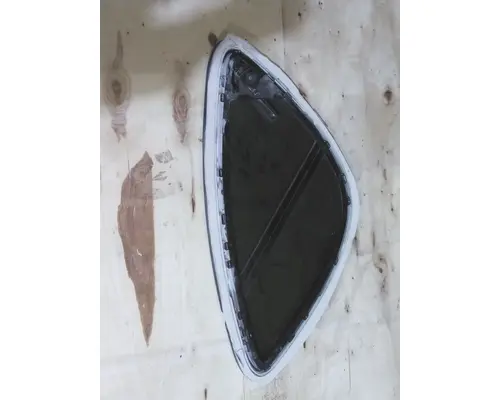 FREIGHTLINER CASCADIA 126 GLASS, SLEEPER