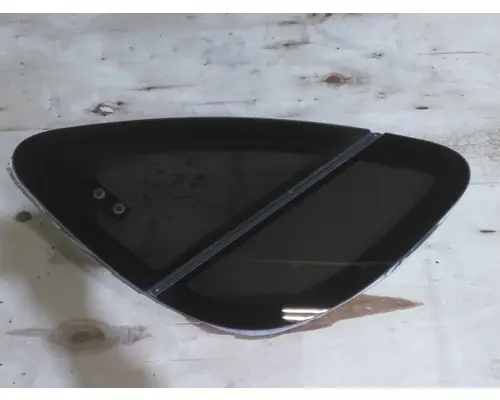 FREIGHTLINER CASCADIA 126 GLASS, SLEEPER