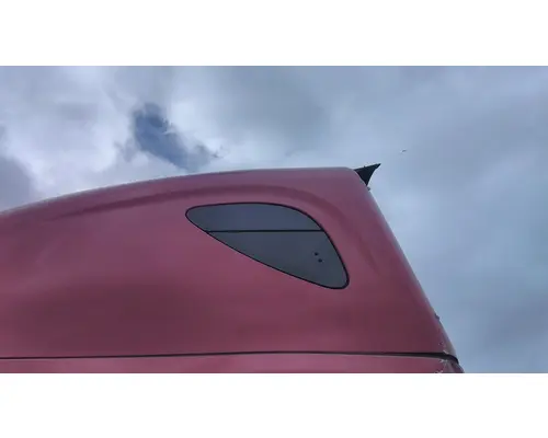 FREIGHTLINER CASCADIA 126 GLASS, SLEEPER