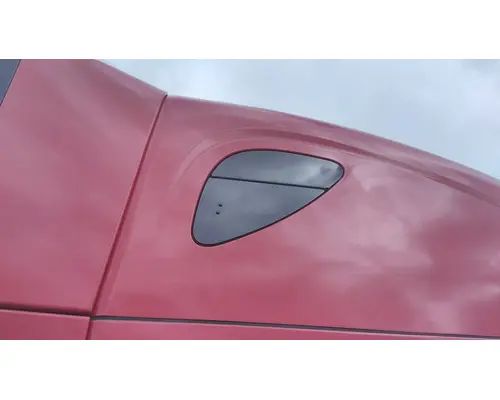 FREIGHTLINER CASCADIA 126 GLASS, SLEEPER