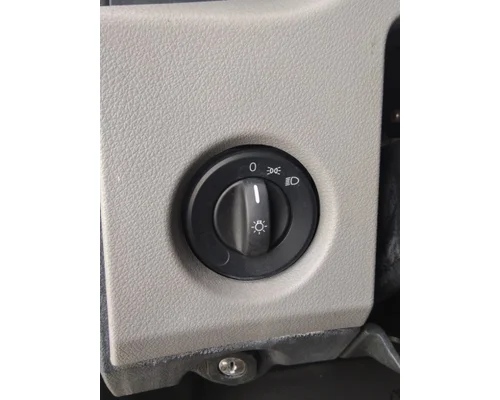FREIGHTLINER CASCADIA 126 HEADLAMP SWITCH