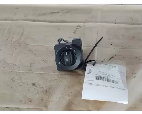 FREIGHTLINER CASCADIA 126 HEADLAMP SWITCH