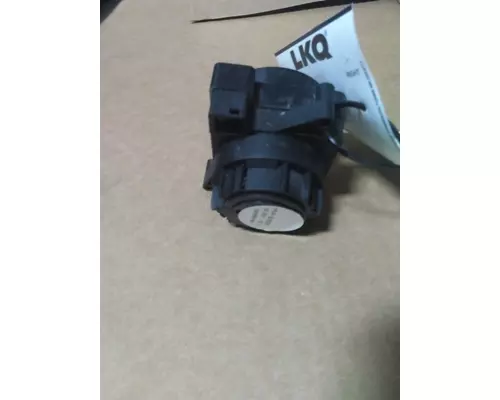 FREIGHTLINER CASCADIA 126 HEADLAMP SWITCH