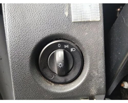 FREIGHTLINER CASCADIA 126 HEADLAMP SWITCH