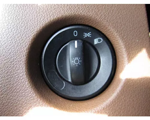 FREIGHTLINER CASCADIA 126 HEADLAMP SWITCH