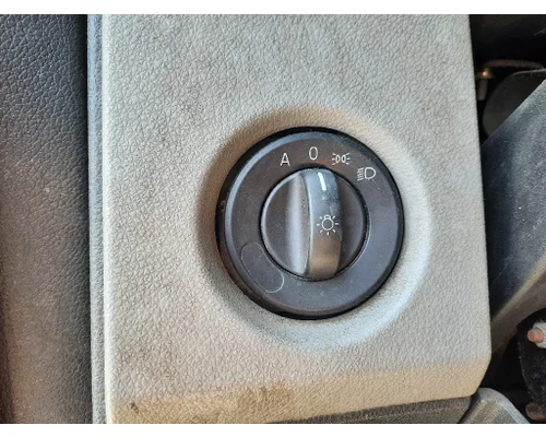 FREIGHTLINER CASCADIA 126 HEADLAMP SWITCH