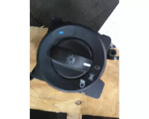 FREIGHTLINER CASCADIA 126 HEADLAMP SWITCH
