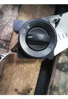 FREIGHTLINER CASCADIA 126 HEADLAMP SWITCH