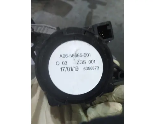 FREIGHTLINER CASCADIA 126 HEADLAMP SWITCH