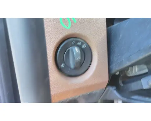 FREIGHTLINER CASCADIA 126 HEADLAMP SWITCH