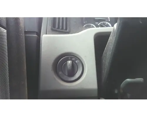FREIGHTLINER CASCADIA 126 HEADLAMP SWITCH