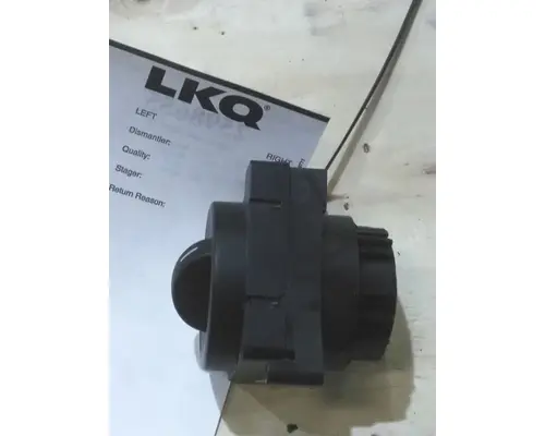 FREIGHTLINER CASCADIA 126 HEADLAMP SWITCH