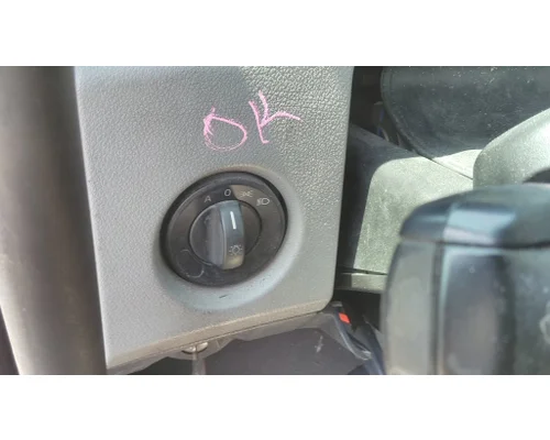 FREIGHTLINER CASCADIA 126 HEADLAMP SWITCH