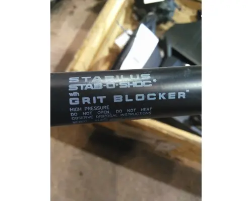 FREIGHTLINER CASCADIA 126 HOOD SHOCKSTRUT