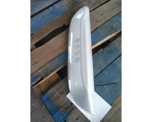 FREIGHTLINER CASCADIA 126 INTERIOR CAB LIGHT