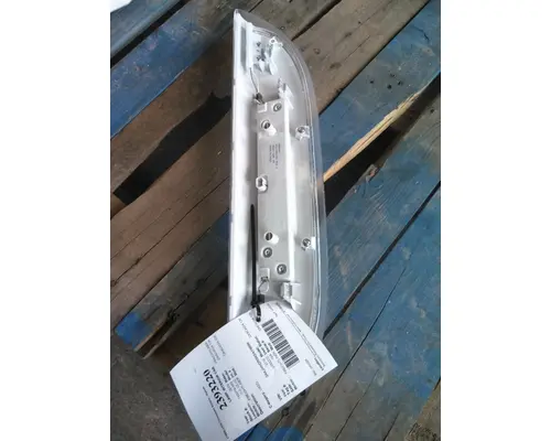 FREIGHTLINER CASCADIA 126 INTERIOR CAB LIGHT