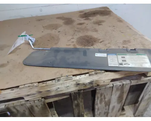 FREIGHTLINER CASCADIA 126 INTERIOR SUN VISOR