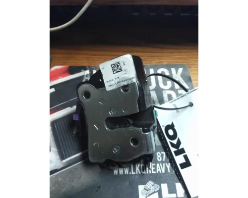 FREIGHTLINER CASCADIA 126 LATCHLOCKLEVER
