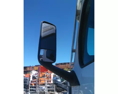 FREIGHTLINER CASCADIA 126 MIRROR ASSEMBLY CABDOOR