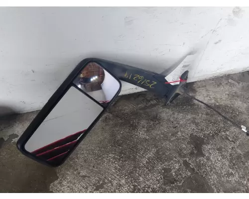 FREIGHTLINER CASCADIA 126 MIRROR ASSEMBLY CABDOOR