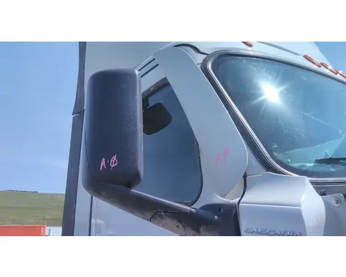 FREIGHTLINER CASCADIA 126 MIRROR ASSEMBLY CABDOOR