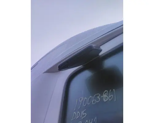 FREIGHTLINER CASCADIA 126 MIRROR LOOK DOWN