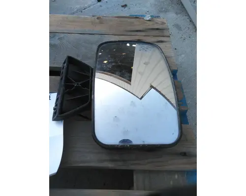 FREIGHTLINER CASCADIA 126 MIRROR LOOK DOWN