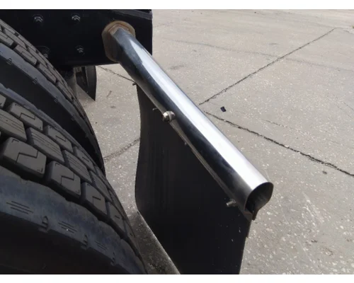 FREIGHTLINER CASCADIA 126 MUD FLAP HANGER